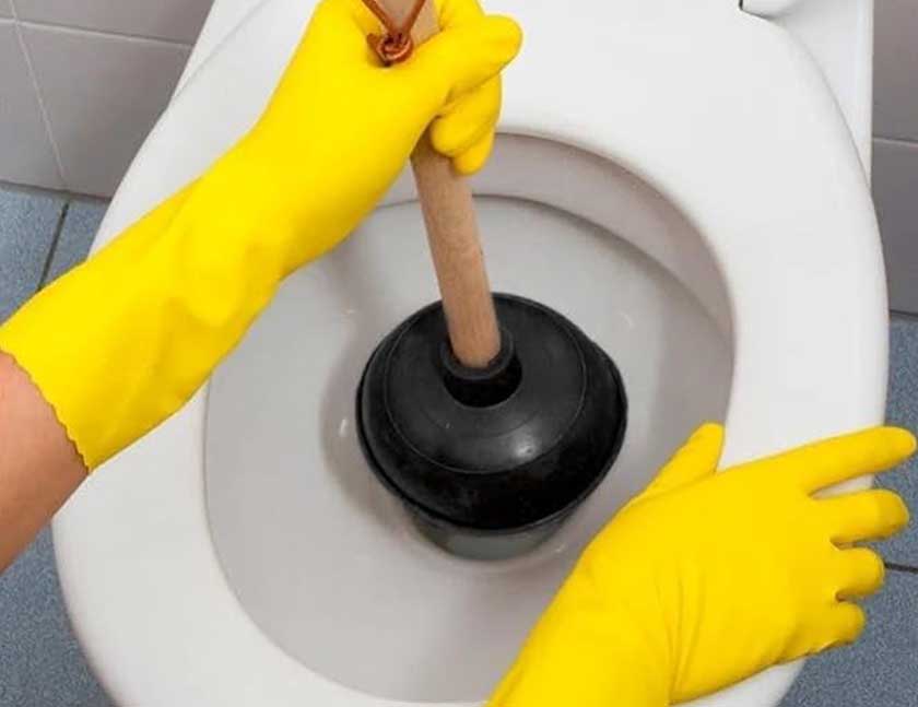 plunger unblock toilet