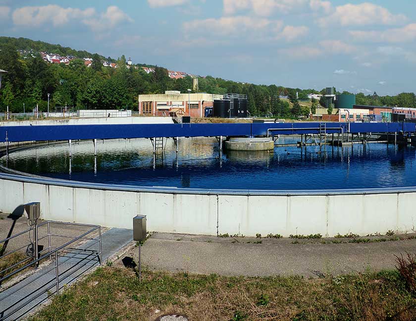 how sewage waste water treatment works